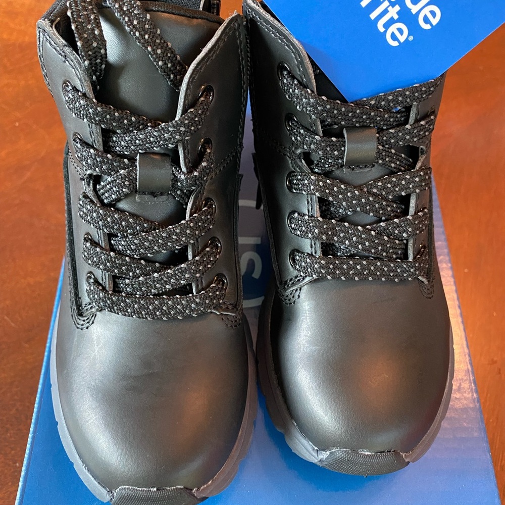 NEW Stride Rite Rimrock 2.0 Boot size 11